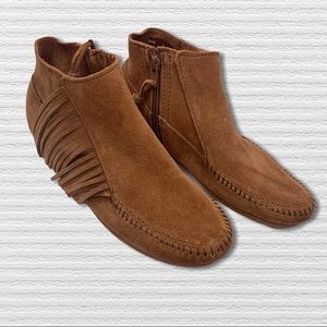 Minnetonka Lacy Suede Fringe Booties US 7